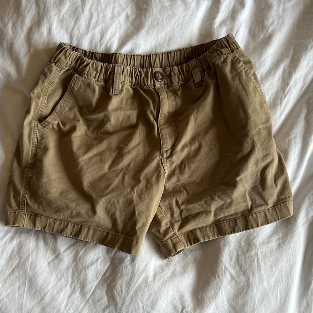 Chubbies 5.5” khaki shorts